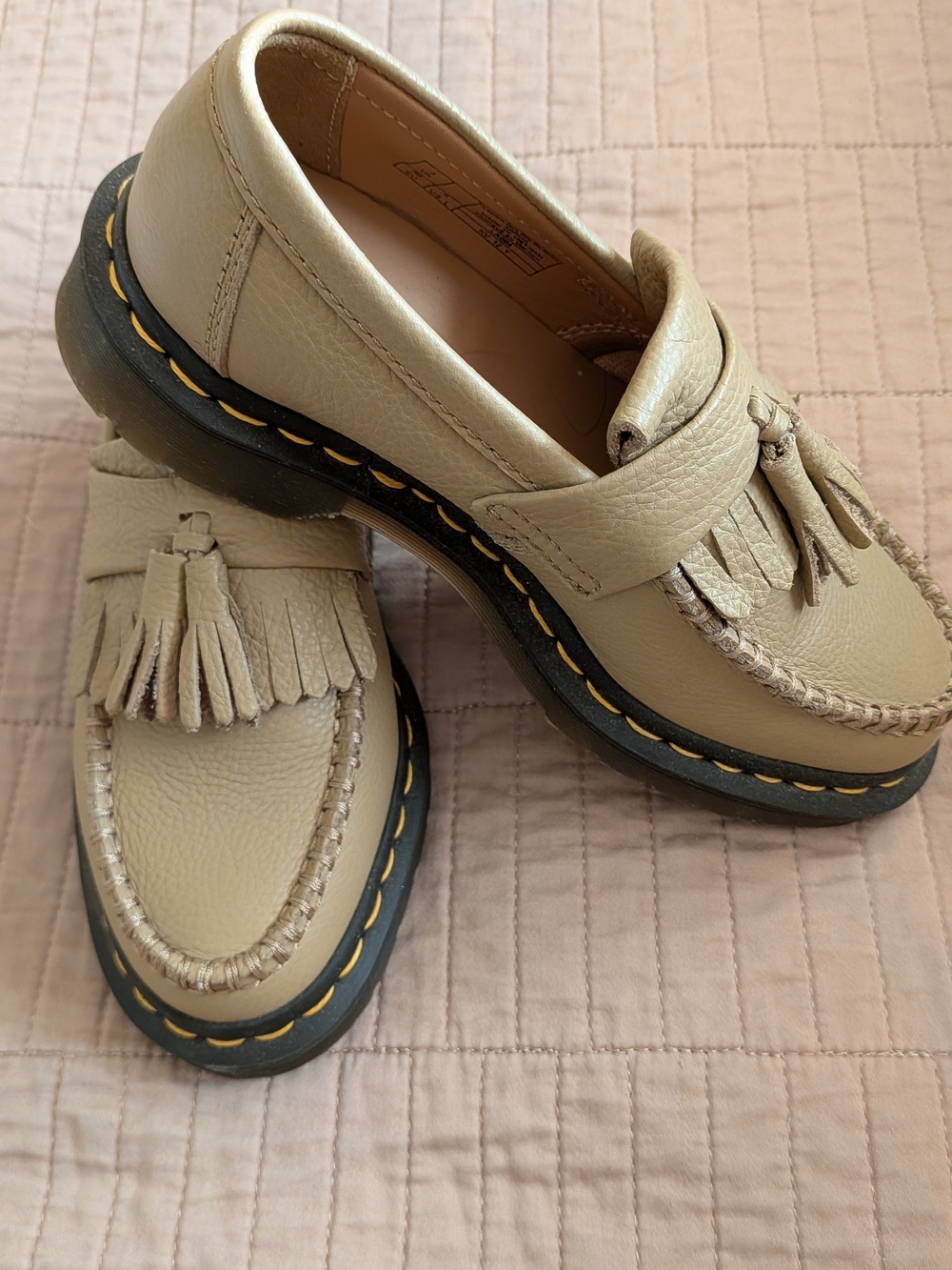 Women’s Tassel Loafers in Beige — Classic Slip-On Style